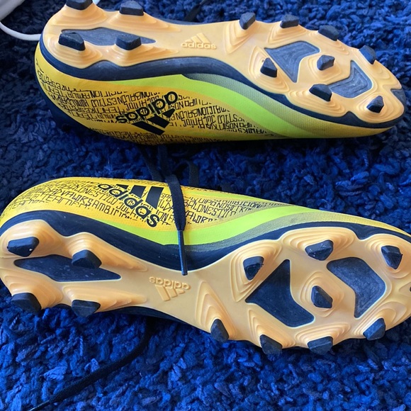 Adidas Soccer cleats worn maybe 3 times. Never in a game only practice. - Picture 4 of 4